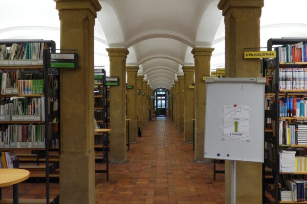 Eingang Bibliothek